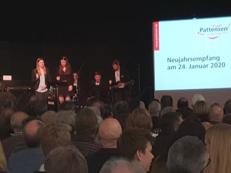 Lilli beim Live Auftritt in der KGS Pattensen