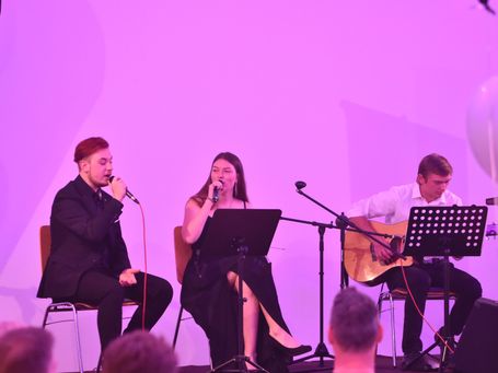 Lilli mit ihrer Band bei einer privaten Feier im August 2021